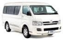 Alquiler De Coches Toyota Quantum 8 seater in Fortaleza